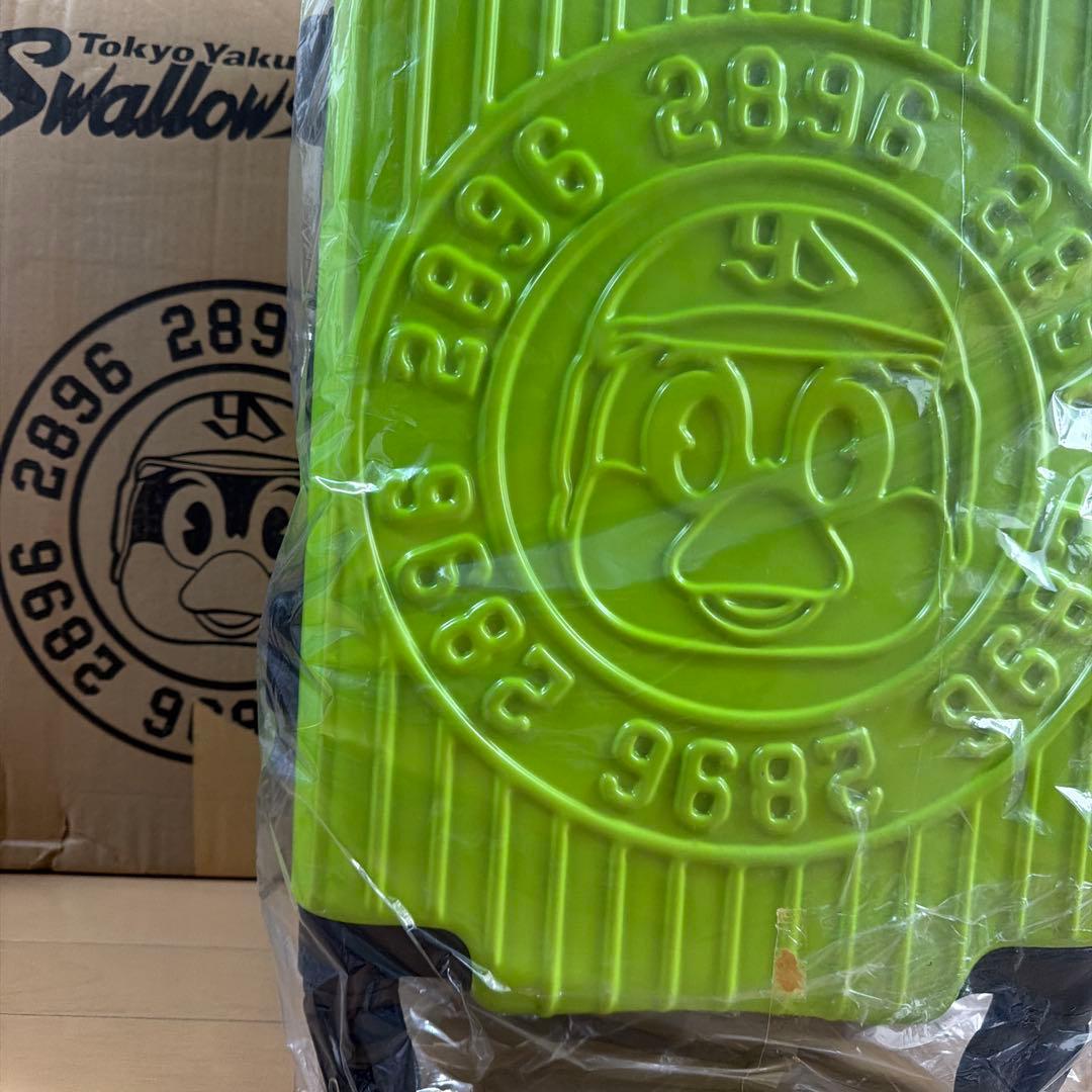 今月末で削除の為最終値下げ！　東京ヤクルトスワローズ キャリーケース