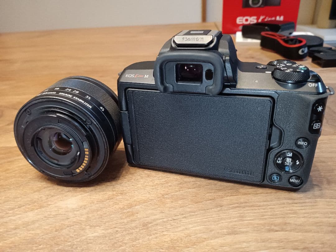 【センサー清掃済み】Canon EOS Kiss M 標準レンズキット【保証付】