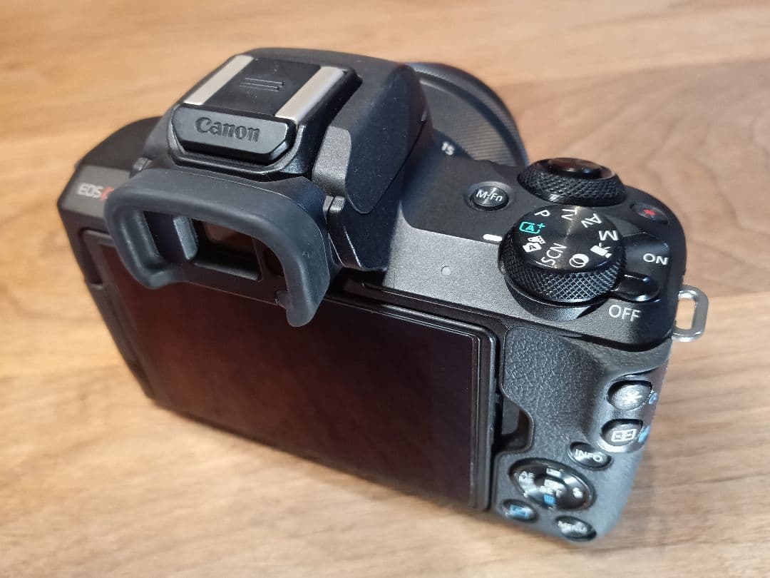 【センサー清掃済み】Canon EOS Kiss M 標準レンズキット【保証付】