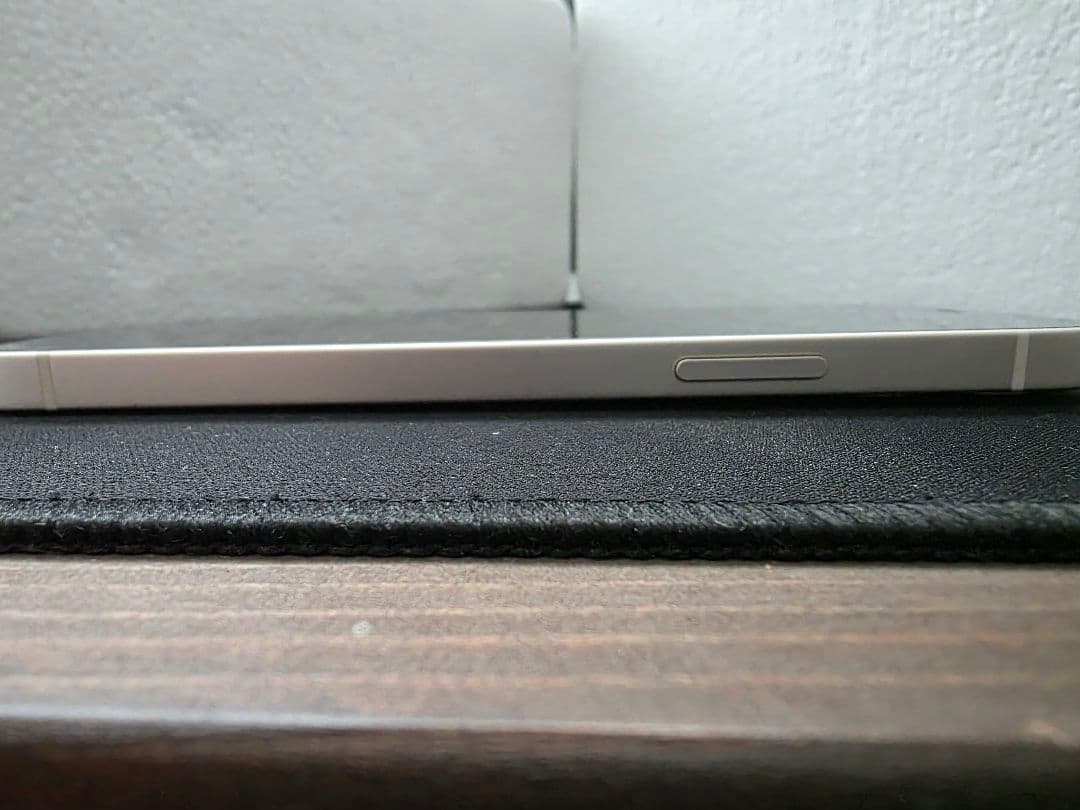 Apple iPhone 12 ホワイト 美品　箱　64gb