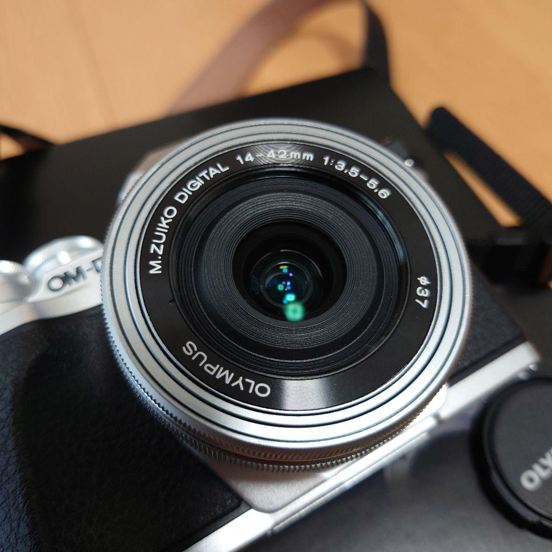 OLYMPUS OM-D E-M10 MarkⅢ ダブルズームキット