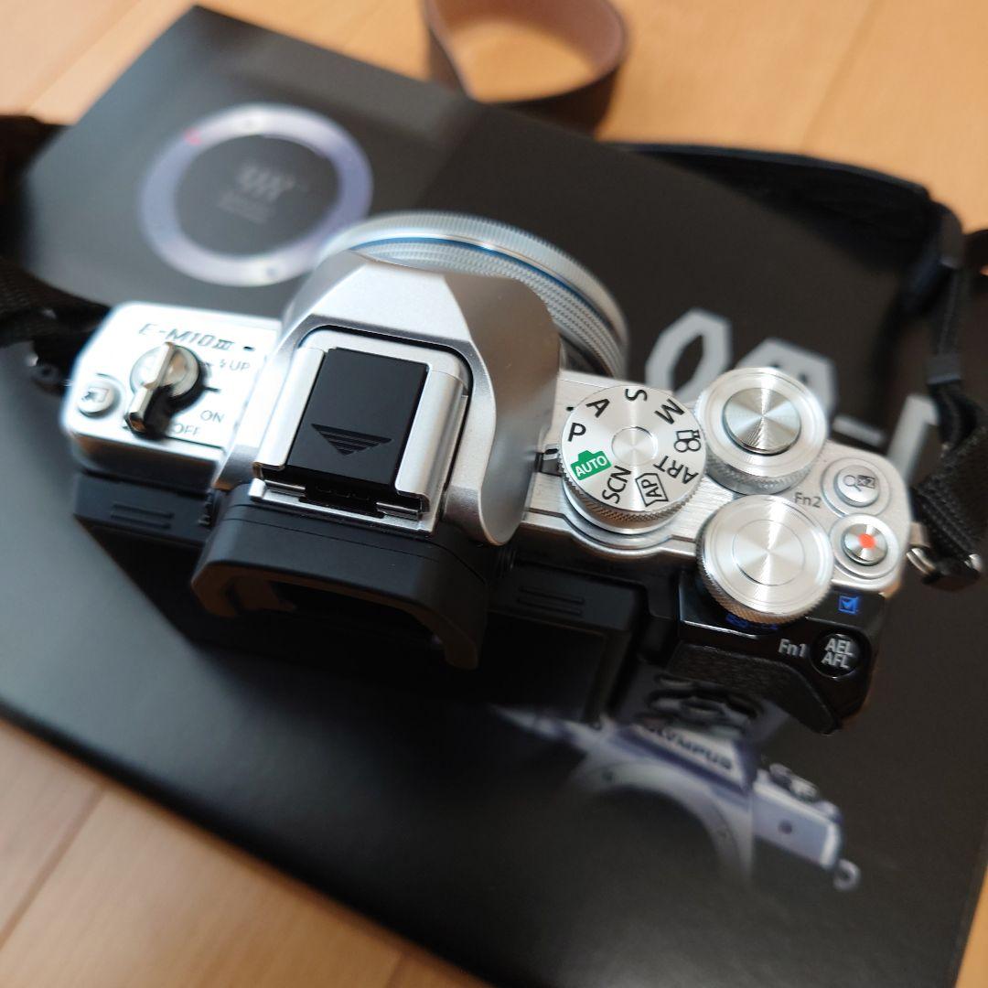 OLYMPUS OM-D E-M10 MarkⅢ ダブルズームキット
