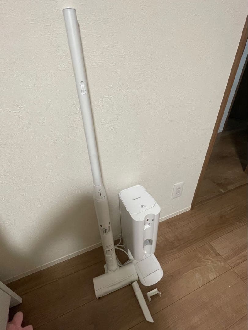 ★*★様 Panasonic 掃除機　コードレス　MC-NS100K