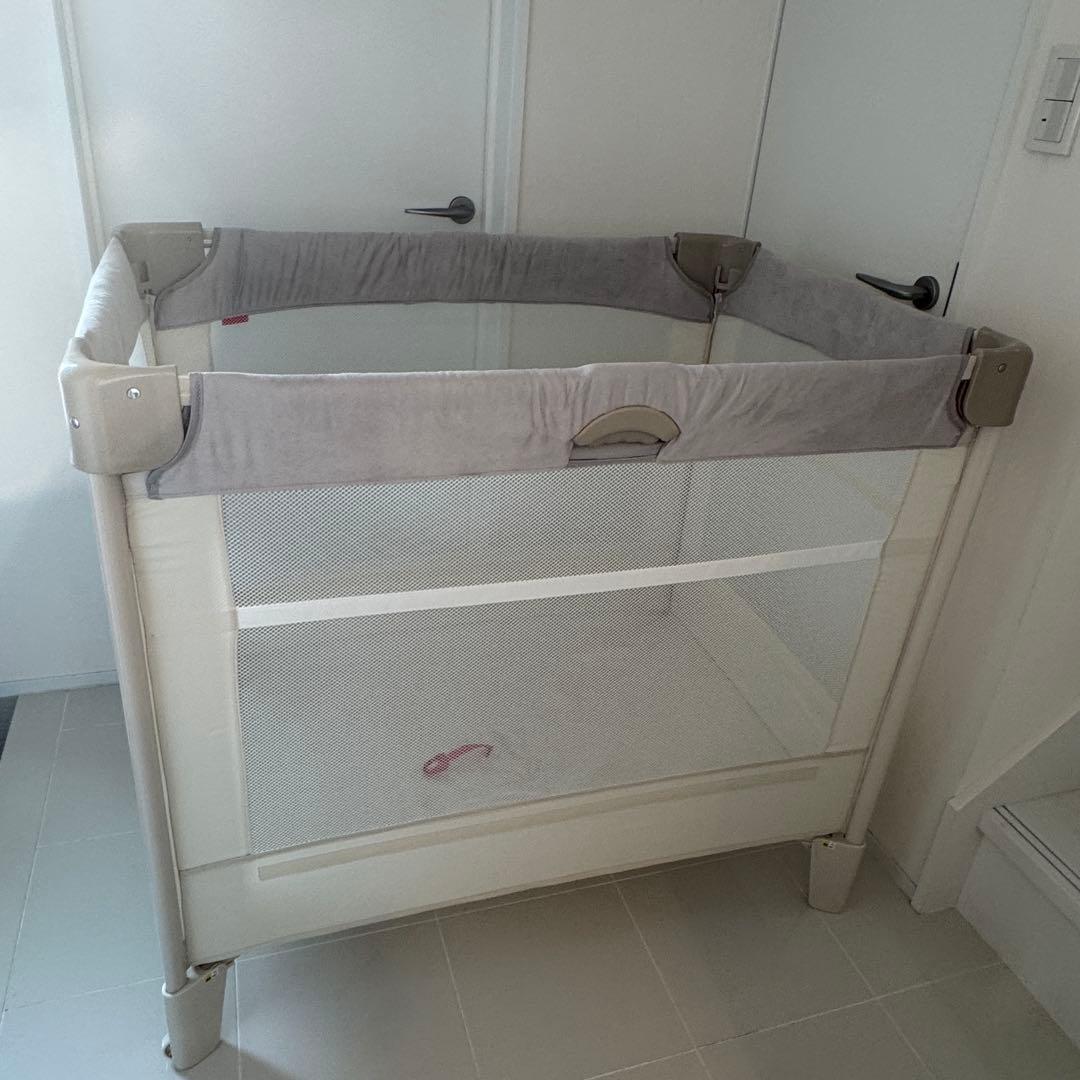 【美品】アップリカ ココネルエアー プラス ベビーベッド