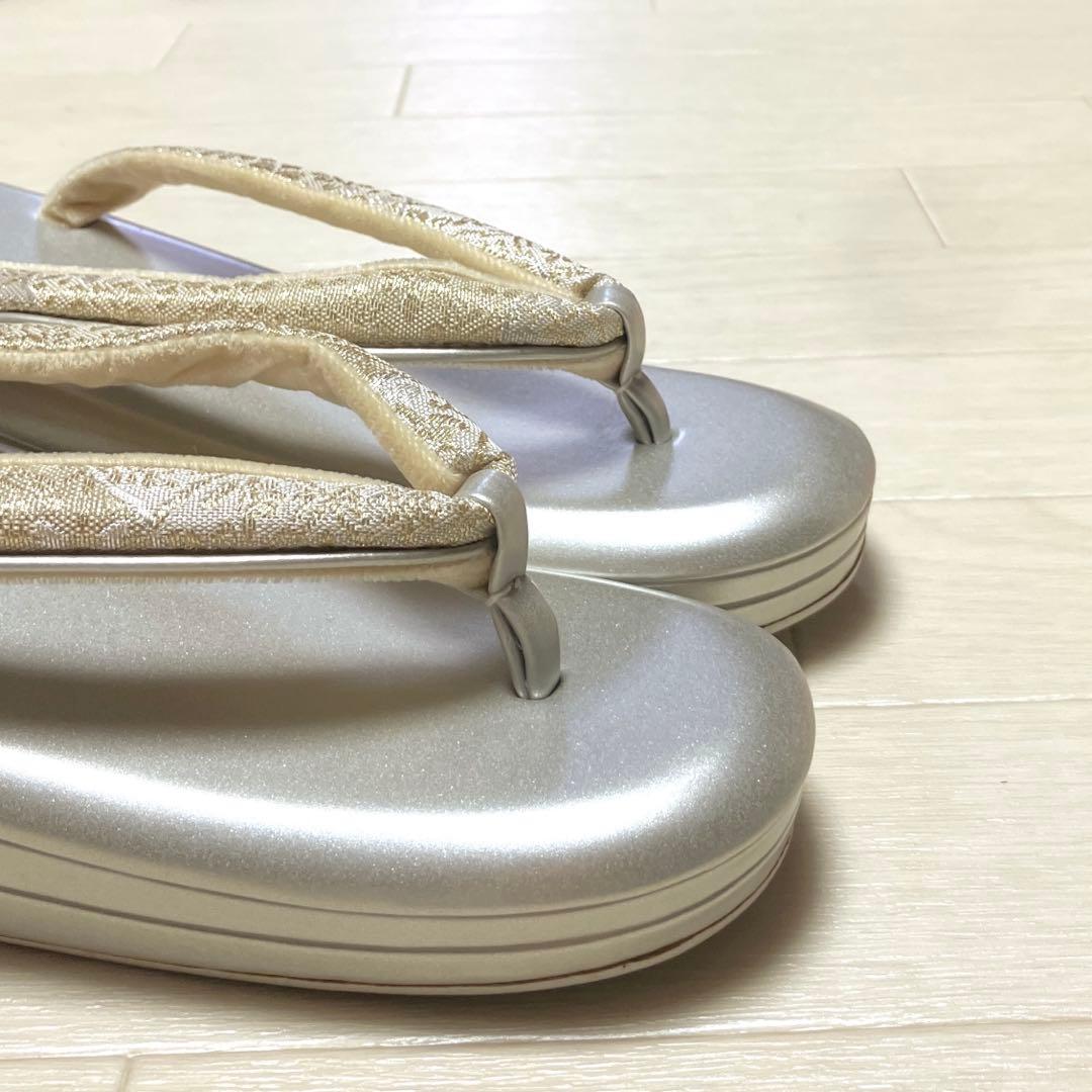 《美品》草履バッグセット　帯地　淡いゴールド