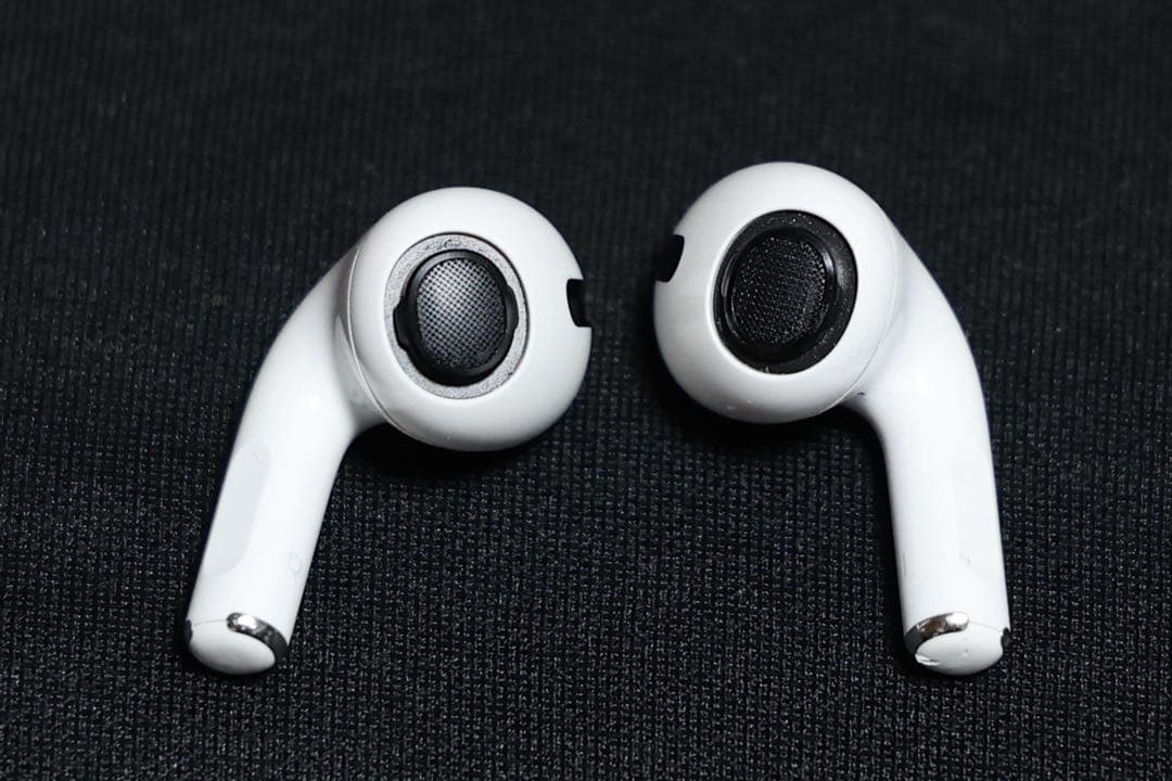 AirPods Pro MLWK3J/A 新品イヤーチップ付き