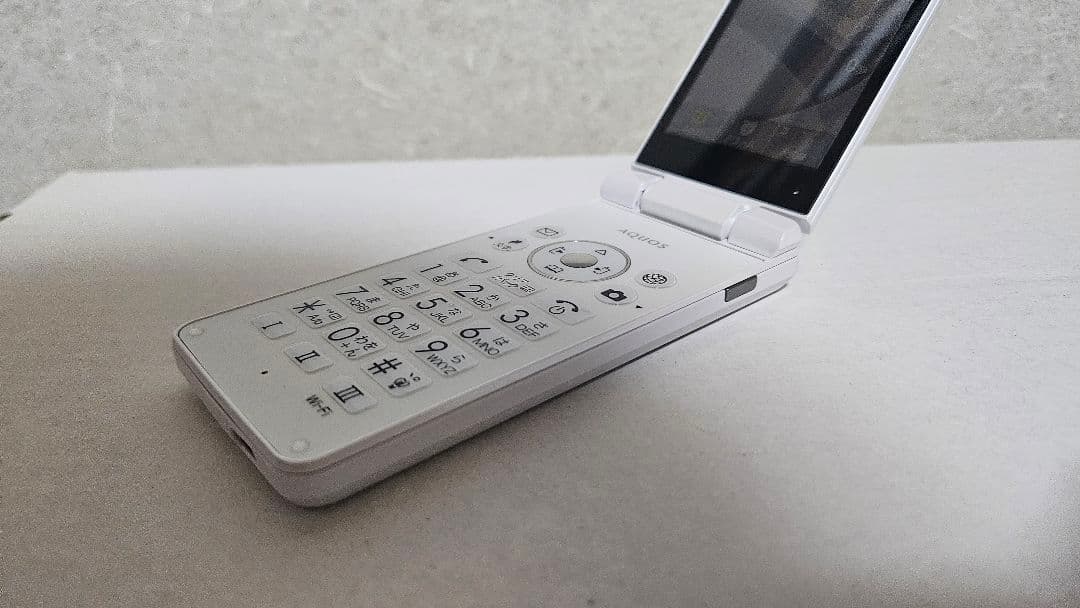 超美品✨️ AQUOSケータイ4 A206SH SIMフリー