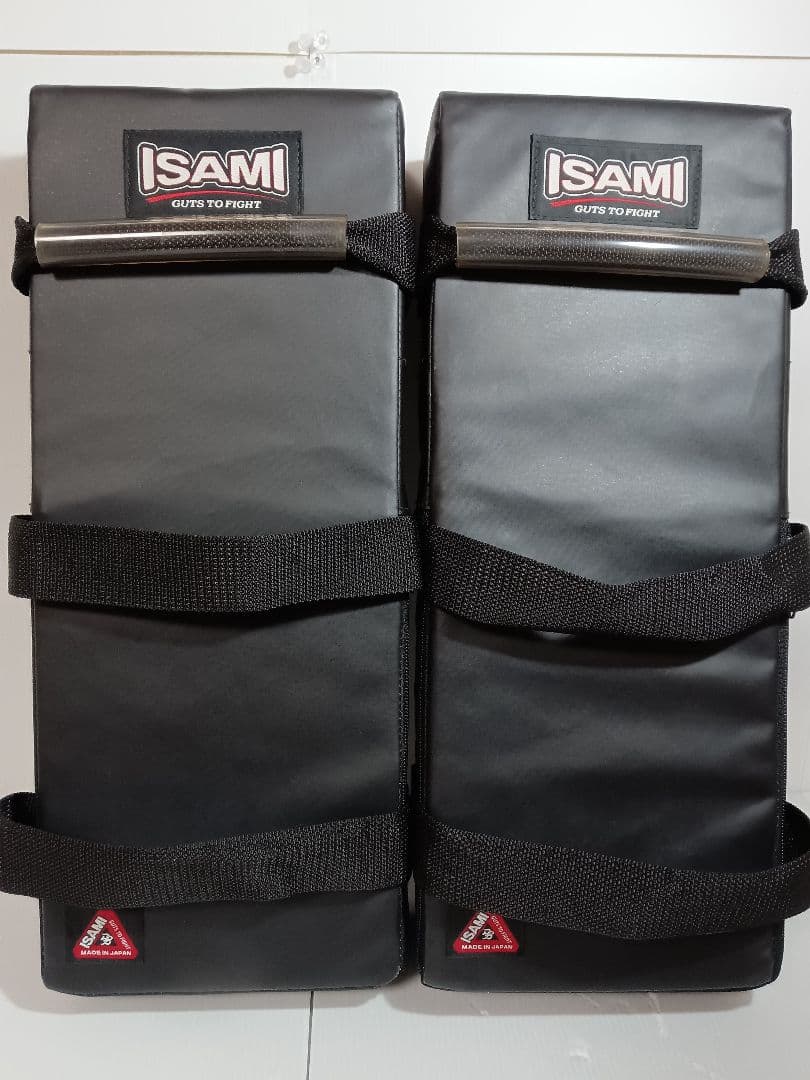 【美品】ISAMI イサミ キックボクシングミット ２個 まとめセット
