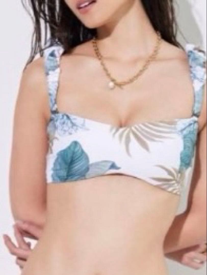 専用になりました❤︎ALEXIA STAM リーフ柄 ベアトップ❤︎水着