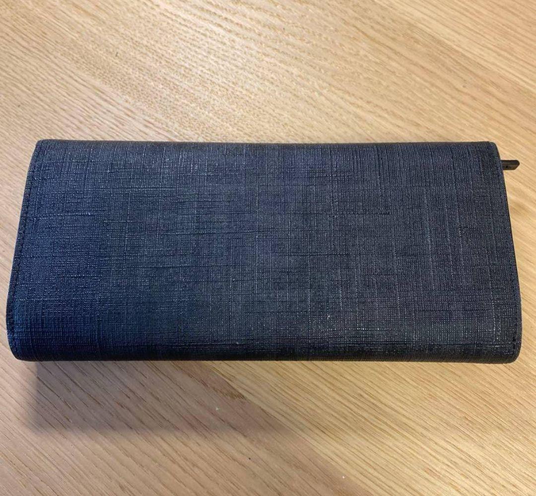 フェンディ　長財布