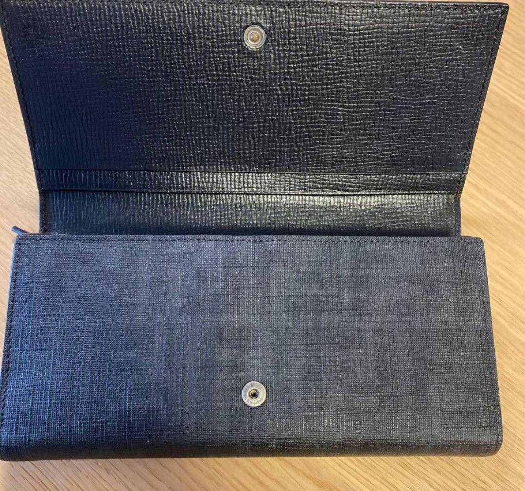 フェンディ　長財布