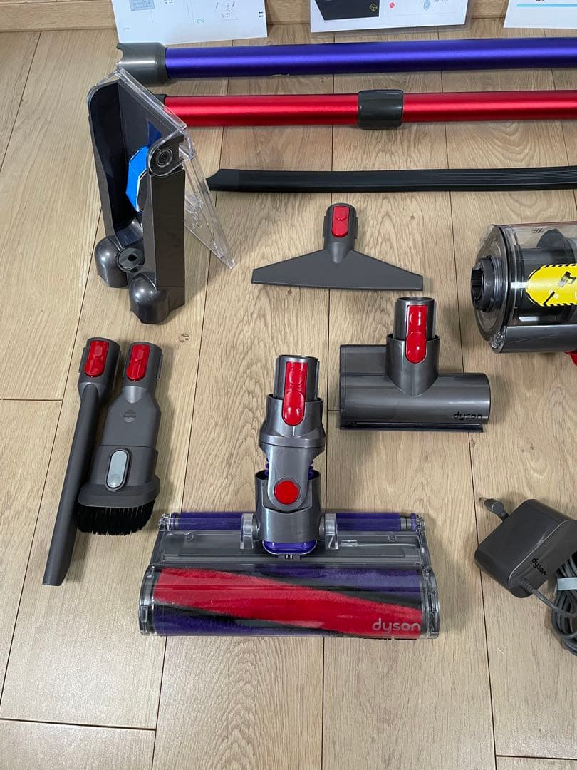 ダイソン⑫V10SV12新品２パイプ ２ヘッド付　　　新品柔軟ロング隙間ノズル