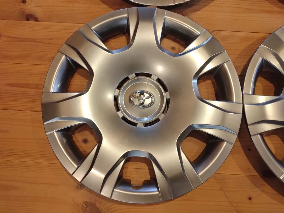 ハイエース 50周年アニバーサリー　ホイール　キャップ　カバー　美品