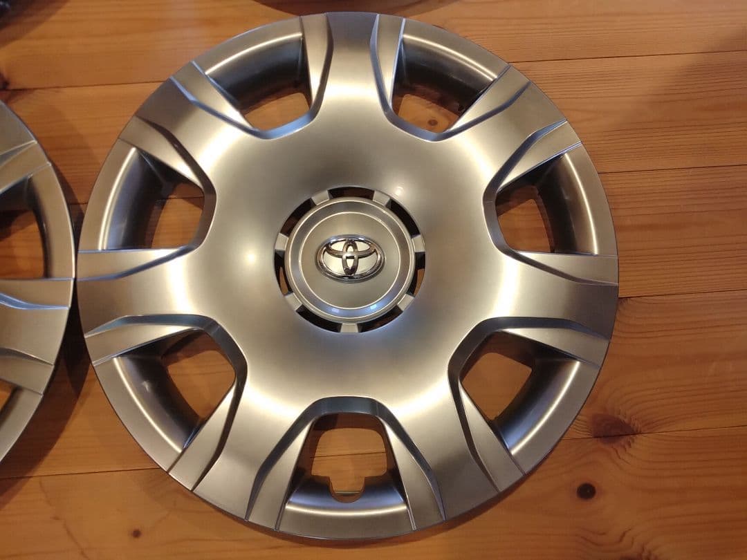 ハイエース 50周年アニバーサリー　ホイール　キャップ　カバー　美品