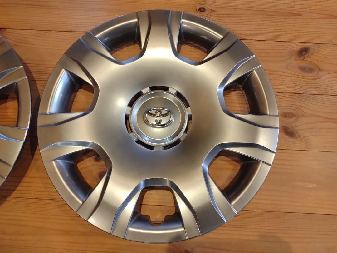 ハイエース 50周年アニバーサリー　ホイール　キャップ　カバー　美品