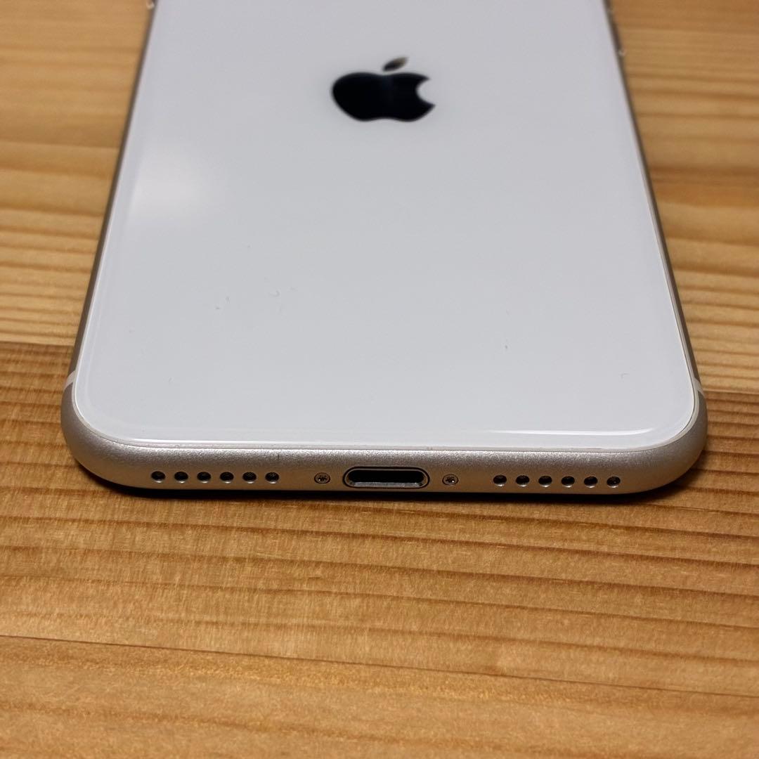 下*ん様 バッテリー新品　iPhoneSE第3世代64GB SIMフリー　美品