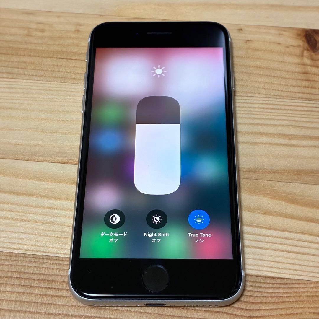 下*ん様 バッテリー新品　iPhoneSE第3世代64GB SIMフリー　美品