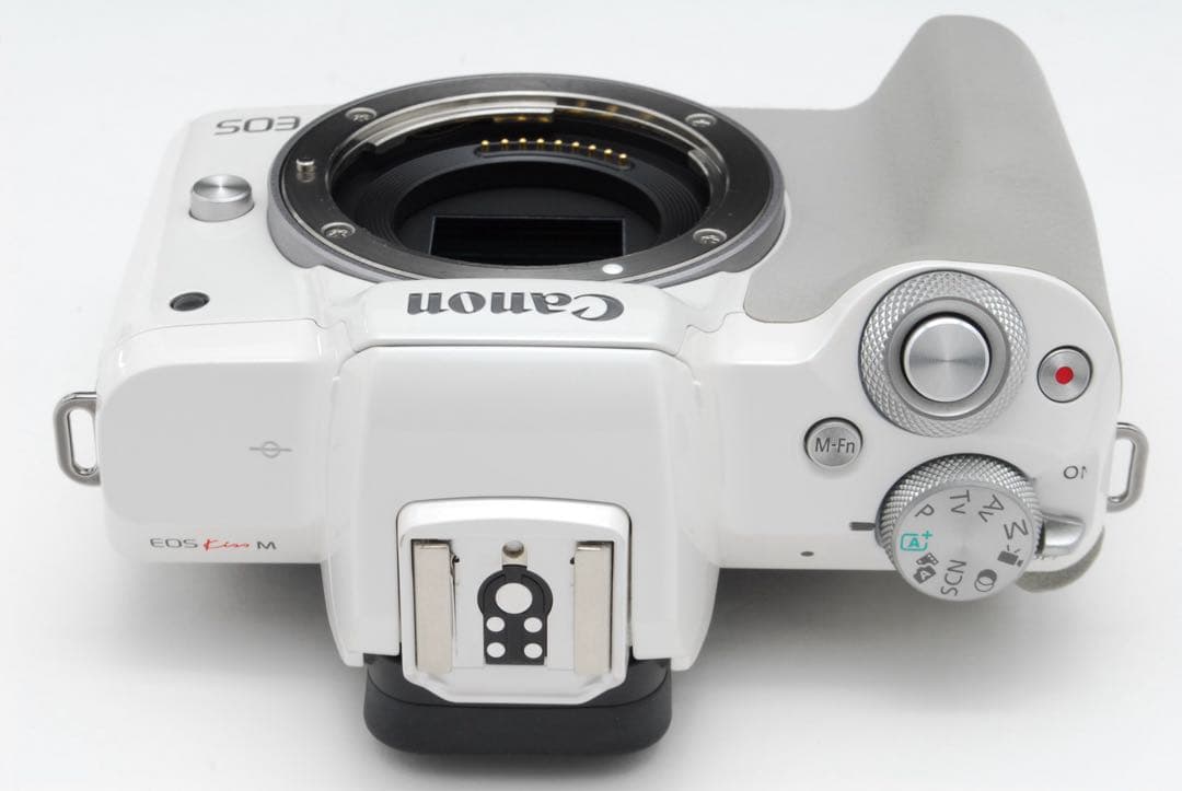 ✨極美品✨キャノン EOS Kiss M❤️高性能ミラーレス！