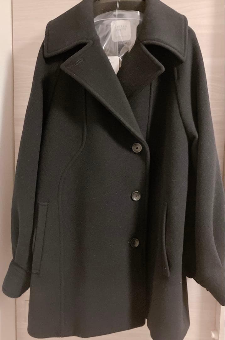 UNITED TOKYO　ウェーブデザイン　ショートコート　ブラック