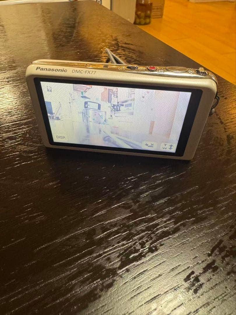 美品　LUMIX DMC-FX77 ホワイト コンパクトデジタルカメラ