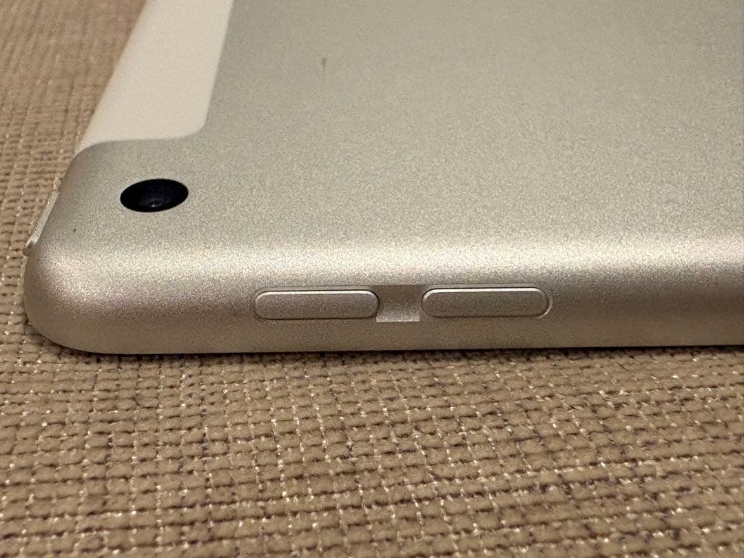 Apple iPad 第9世代　シルバー 本体