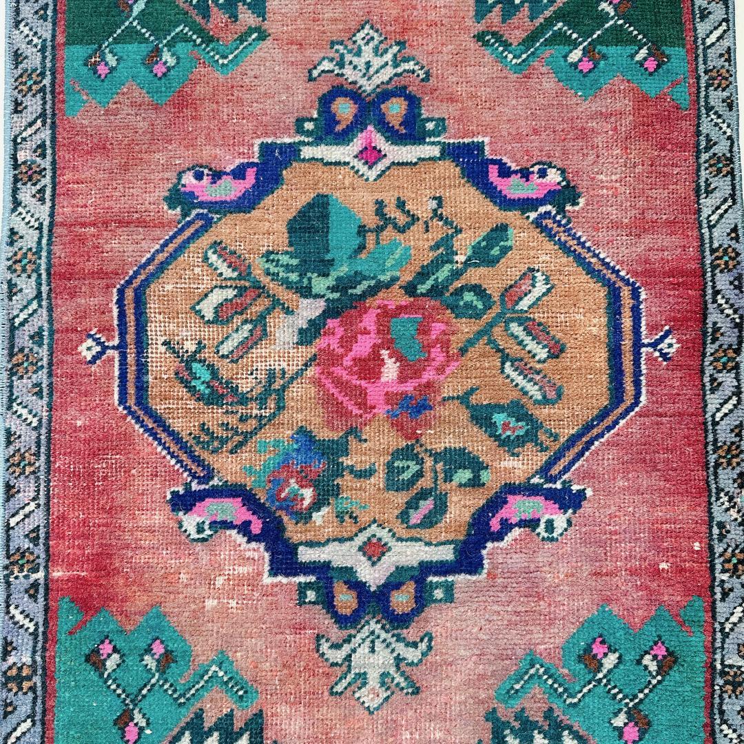 トルコ ヴィンテージラグ A72 人気柄 レア ピンク グリーン パープル