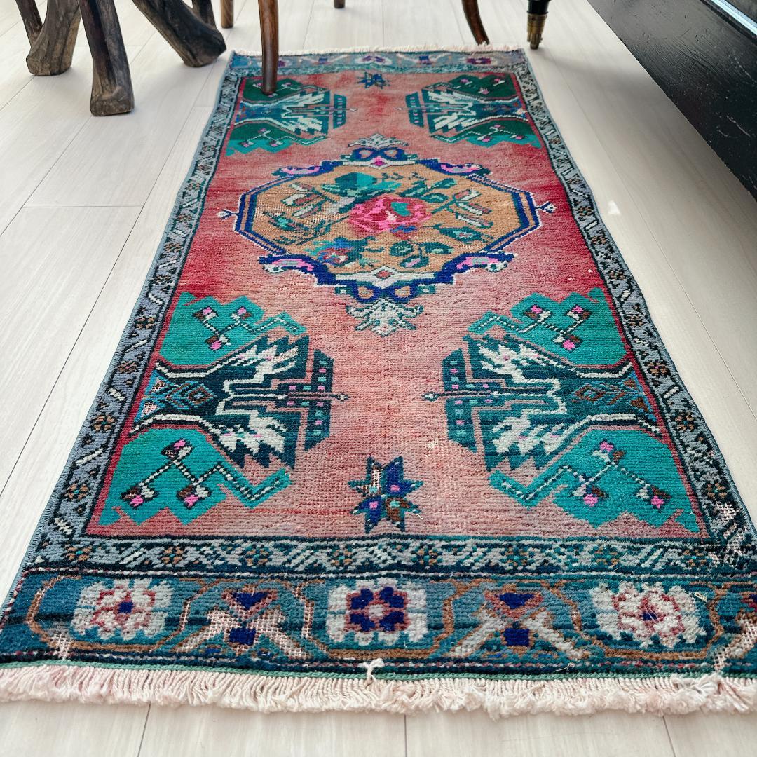 トルコ ヴィンテージラグ A72 人気柄 レア ピンク グリーン パープル