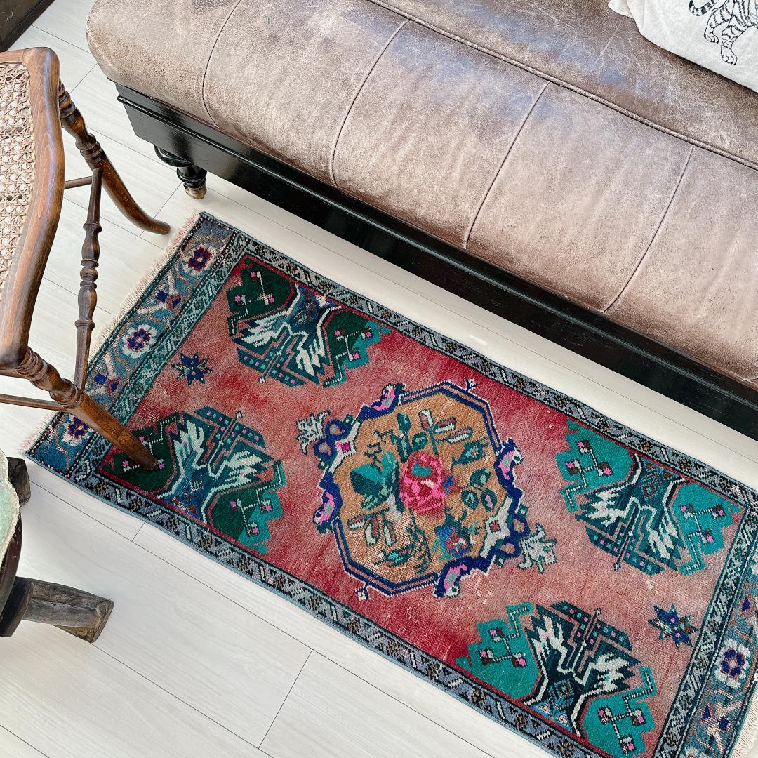 トルコ ヴィンテージラグ A72 人気柄 レア ピンク グリーン パープル