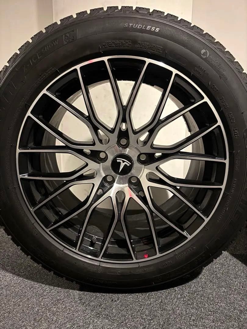 テスラ対応 245/50R18 ミシュランX-ICE ＋ホイール4本