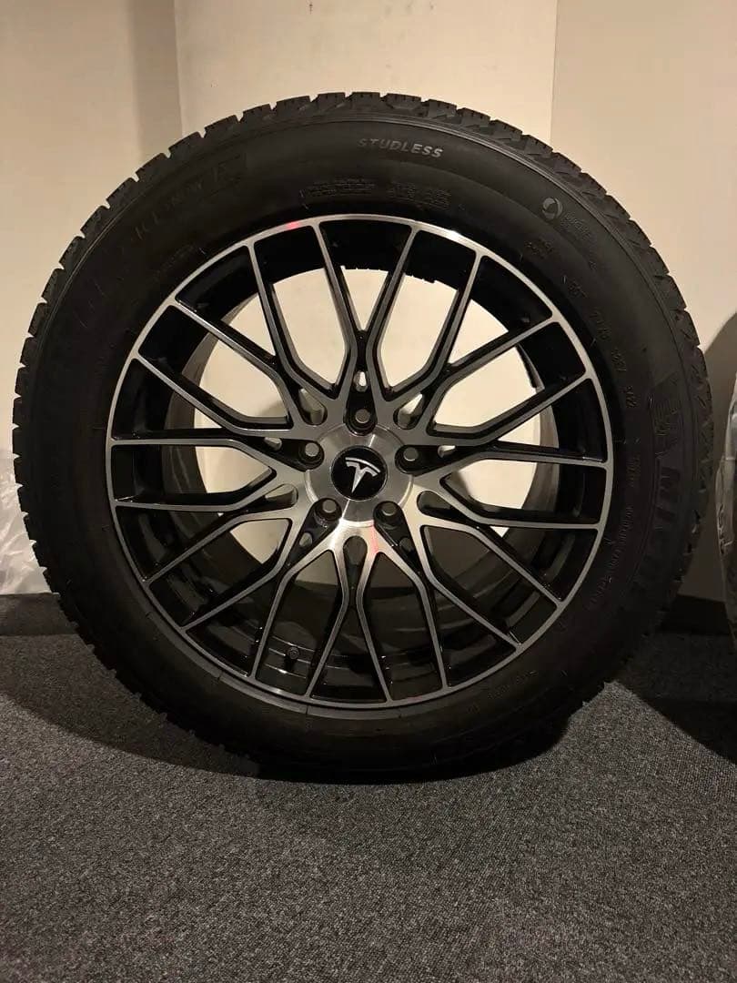 テスラ対応 245/50R18 ミシュランX-ICE ＋ホイール4本