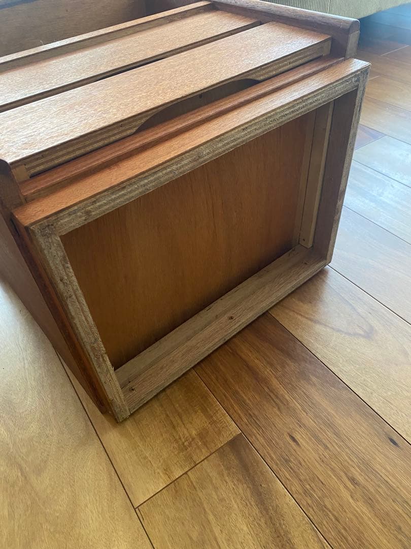 チーク材　ナイトテーブル