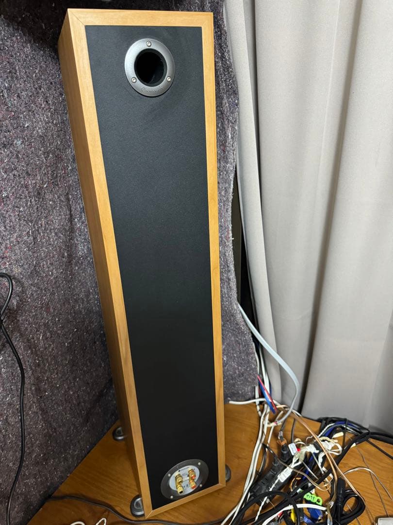 トールボーイ型スピーカーmonitor audio Bronze BR6 1本