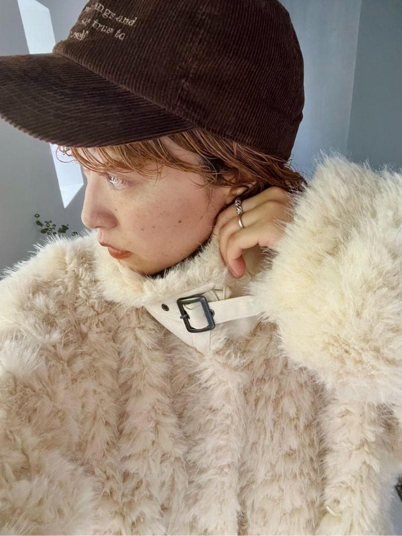 即日発送 入手困難 新品 Kastane カールミドルファーコート アイボリー