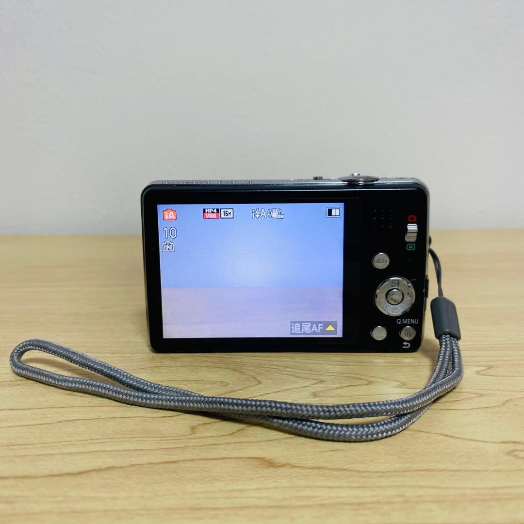 Panasonic DMC-FH8 LUMIX デジタルカメラ