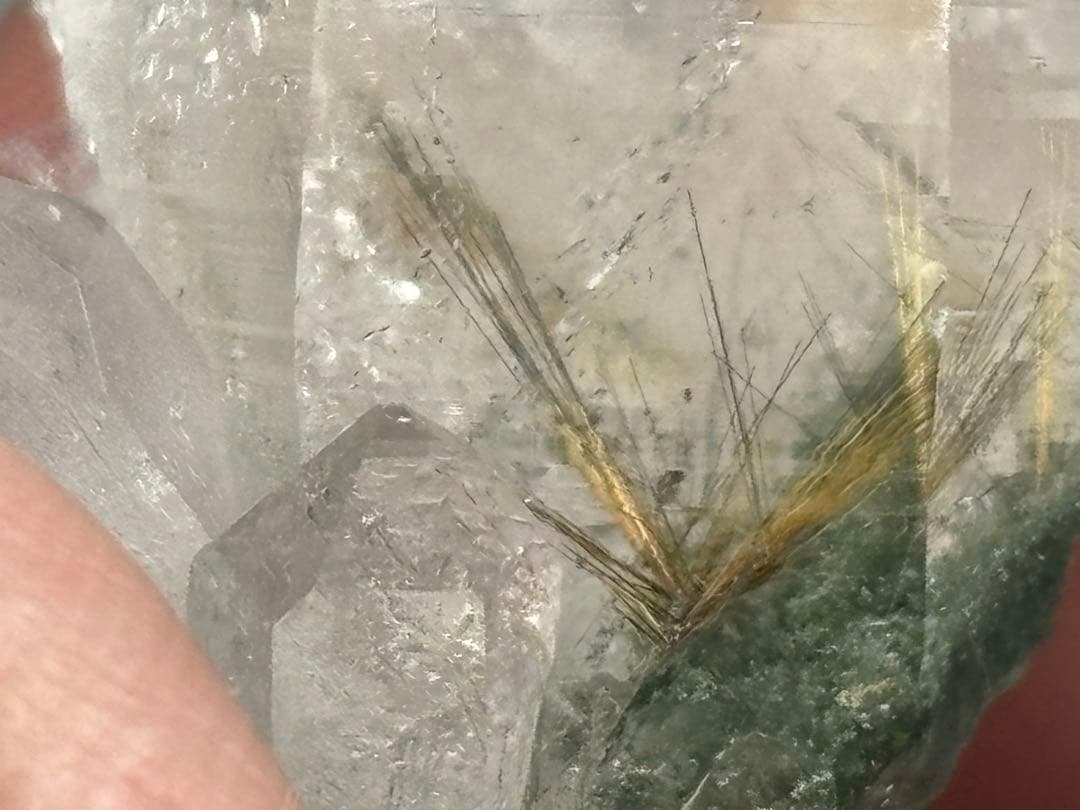 《超レア！ヒマラヤ水晶＊固定型水入り＆ルチル＆クローライト共生》