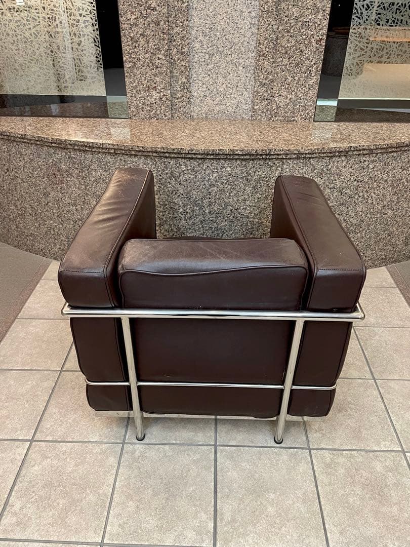 ル・コルビュジェ　LC2 ダークブラウン1P1人掛けル・コルビジェ B