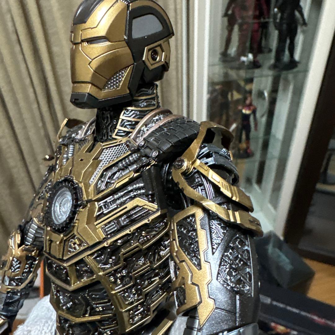 IRON MAN 3 BONES アイアンマン　ボーンズフィギュア