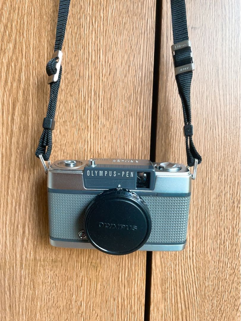 OLYMPUS PEN-EEコンパクトフィルムカメラ