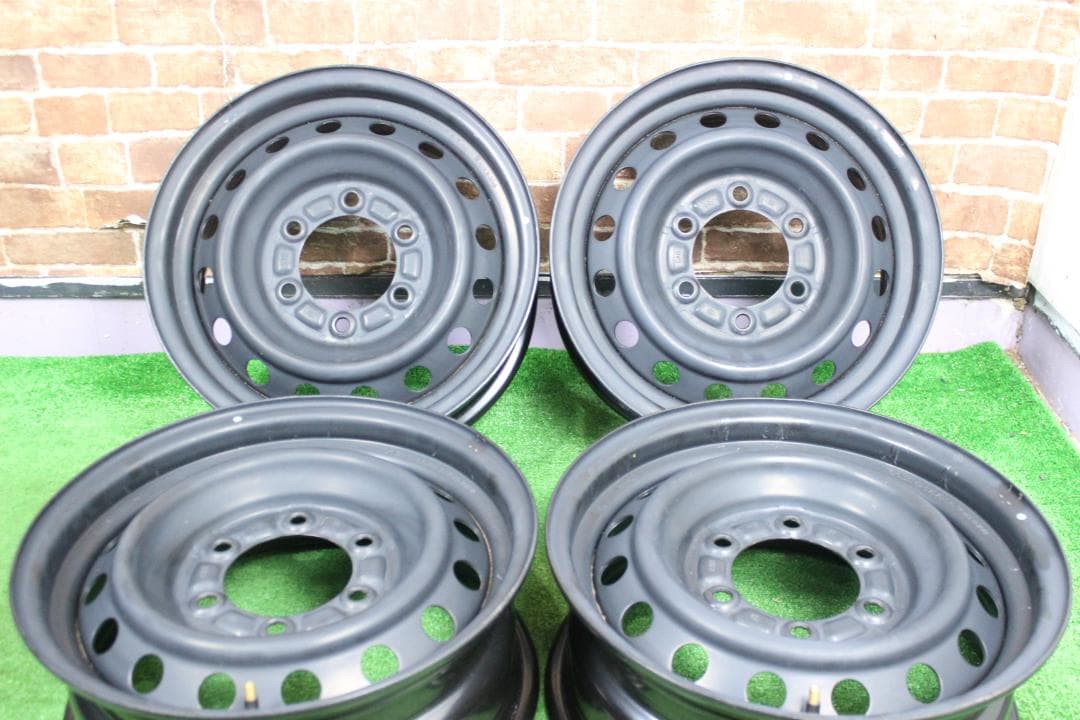 トヨタ・ハイエース純正鉄ホイール　№１４０