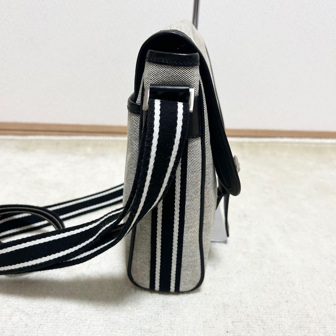 美品　バーバリーブラックレーベル　ショルダーバッグ　ノバチェック　サコッシュ