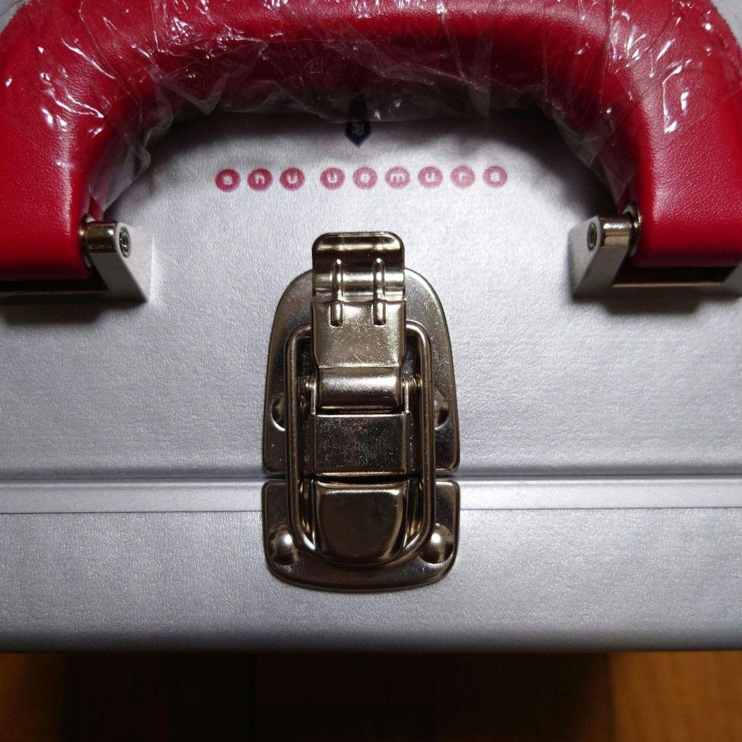 シュウウエムラ カールラガーフェルド コラボ メイクボックス