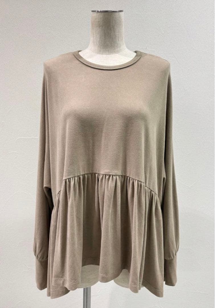 CYAN TOKYO ラウンドギャザーウォーム ドルマントップス