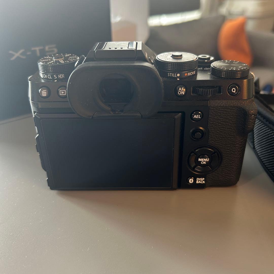 ひろ　FUJIFILM X-T5 ミラーレス一眼 x XF18-55