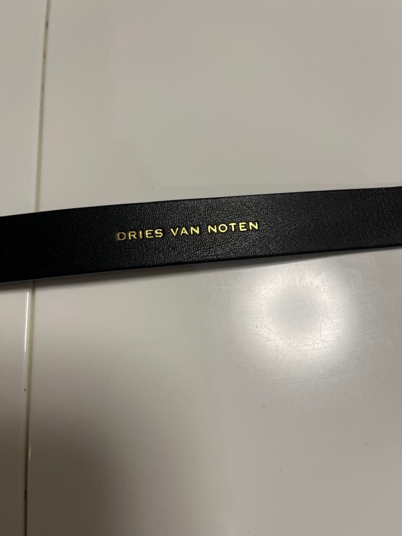 DRIES VAN NOTEN 黒の細ベルト