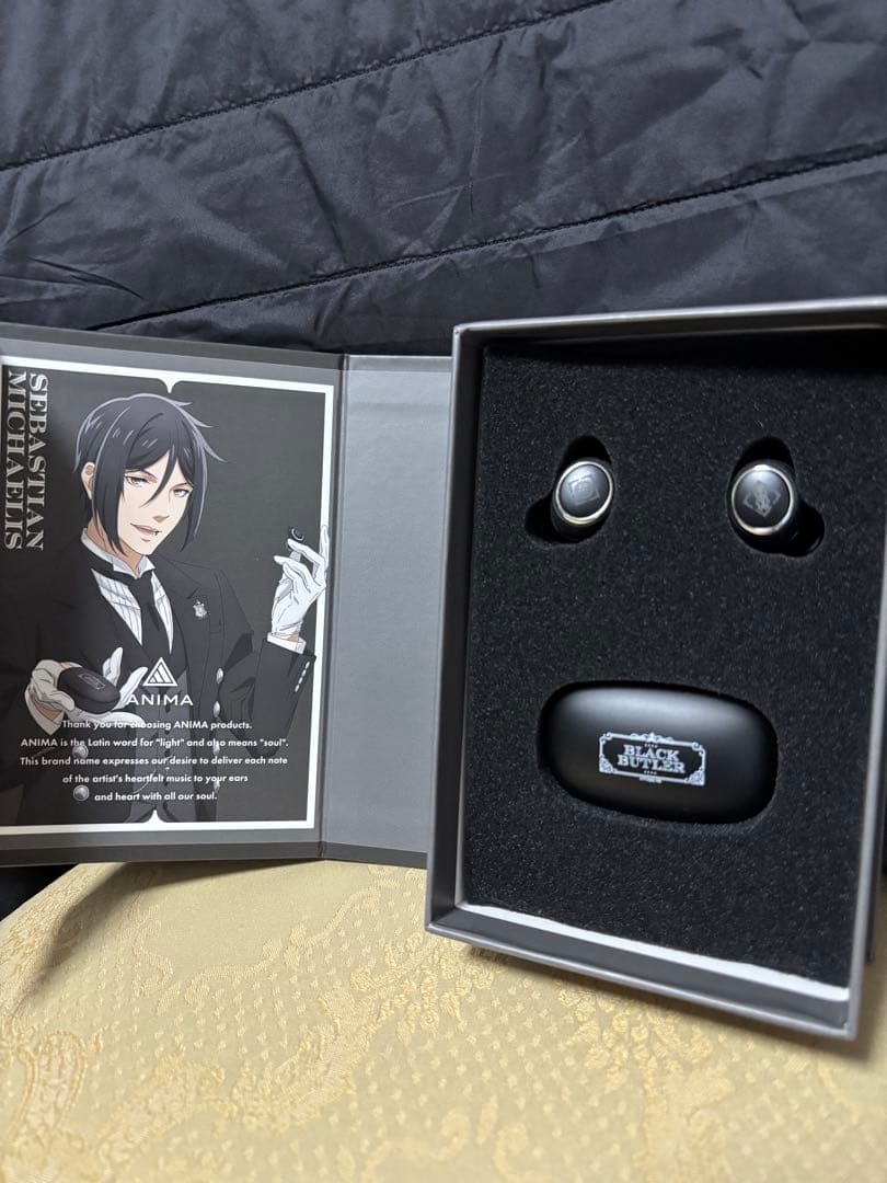 黒執事レア商品❣️イヤホン&充電器&透明ケース付き❣️
