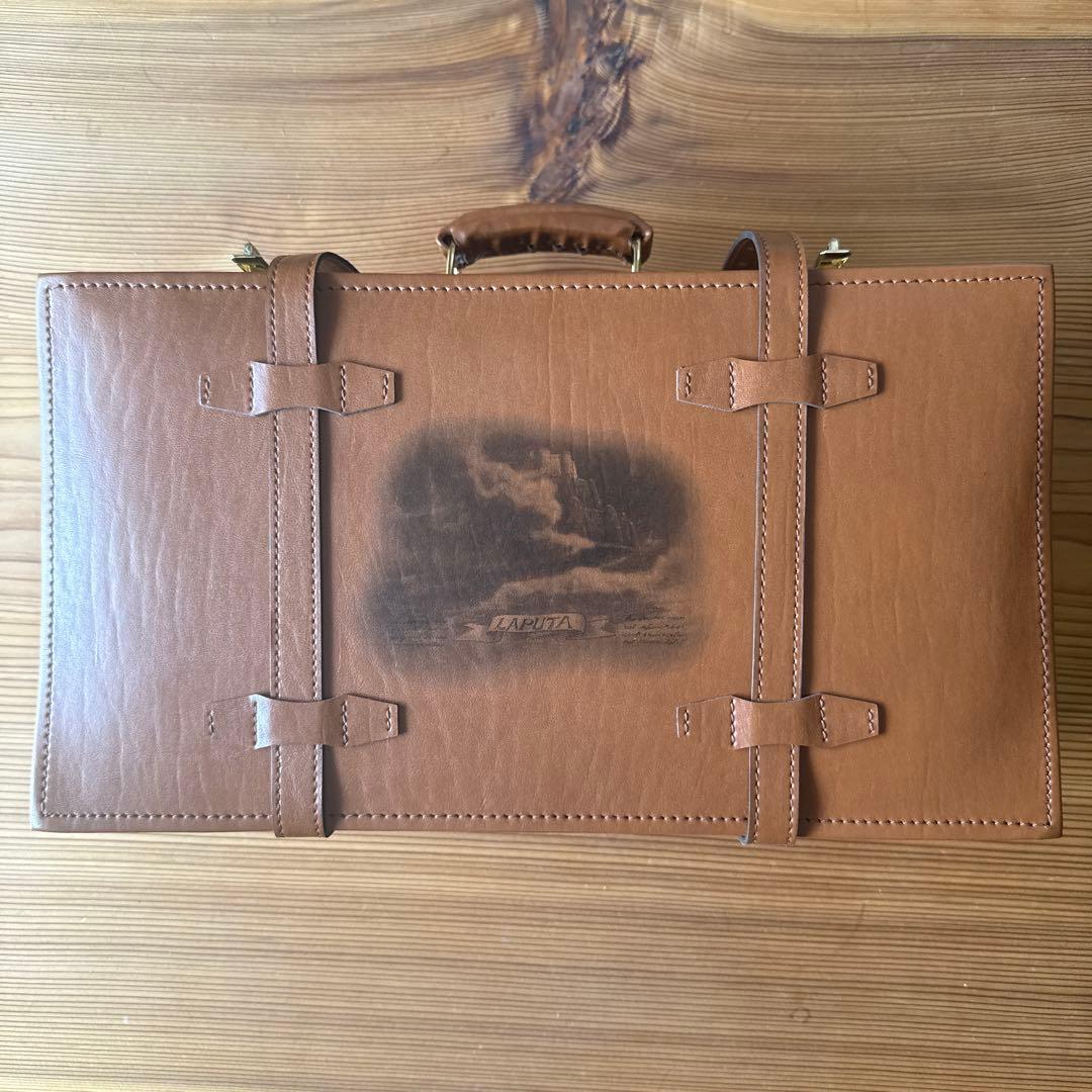 ラピュタトランク クラシックなブラウンレザーケース