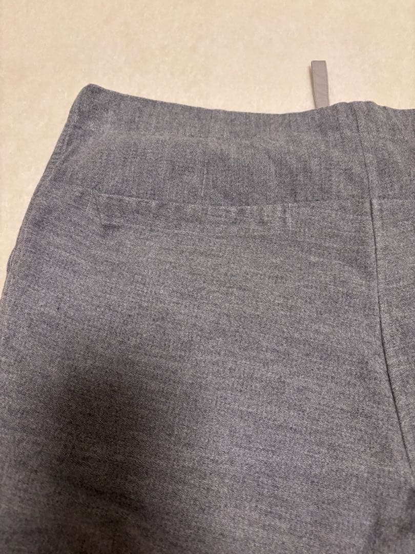 えみおわす ウールコットン タックパンツ