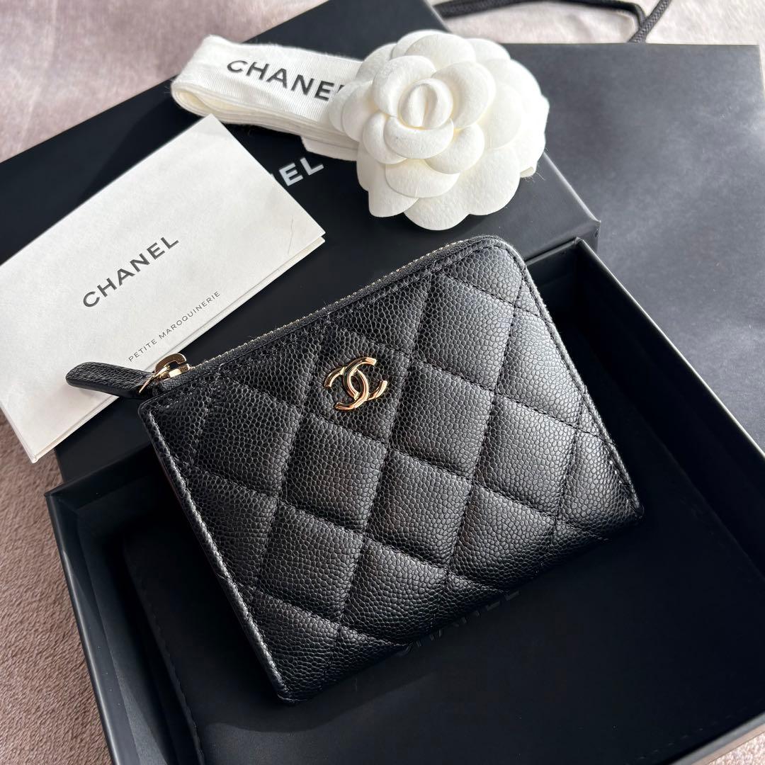 《極美品》 CHANEL マトラッセ キャビアスキン ミニウォレット