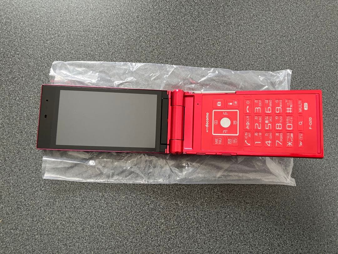携帯電話　docomo F-02D ピンク 未使用品(ジャンク品扱い)