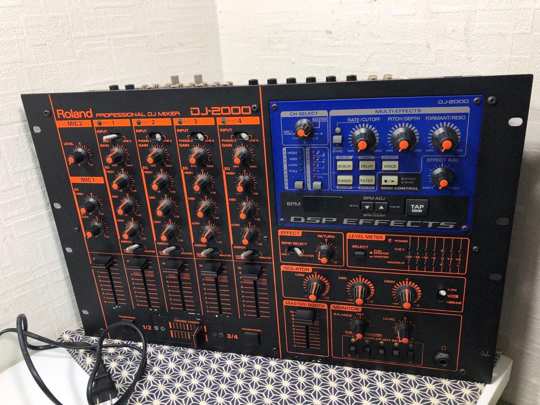 Roland ローランド　DJ-2000